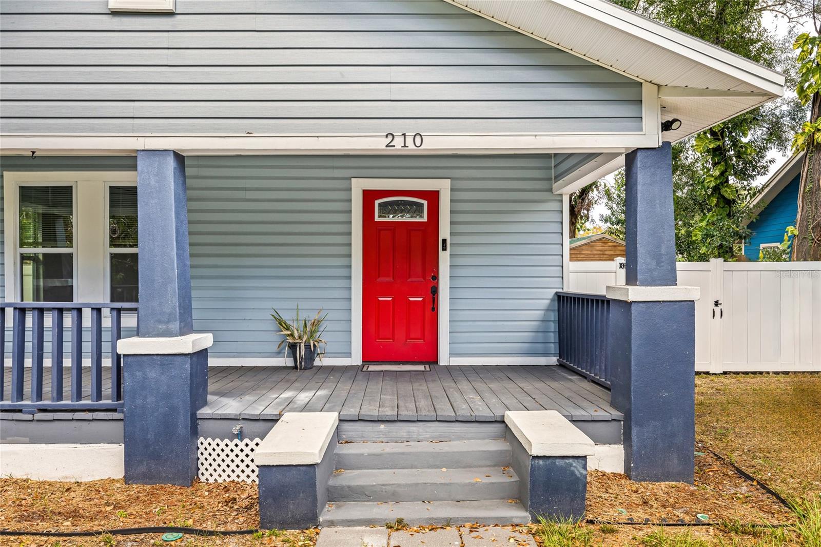 210 E CLUSTER AVE