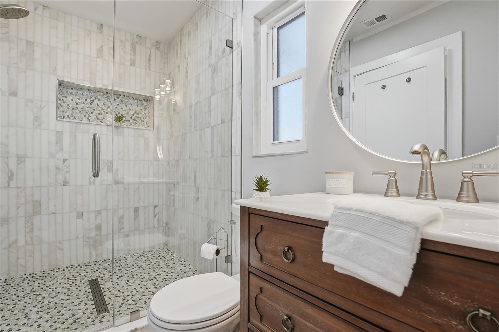 4043 SHORE ACRES BLVD NE