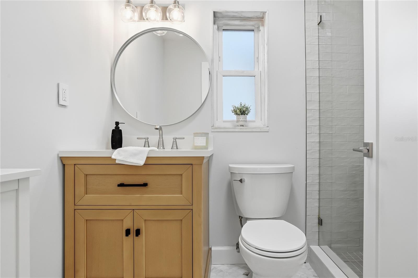 4043 SHORE ACRES BLVD NE