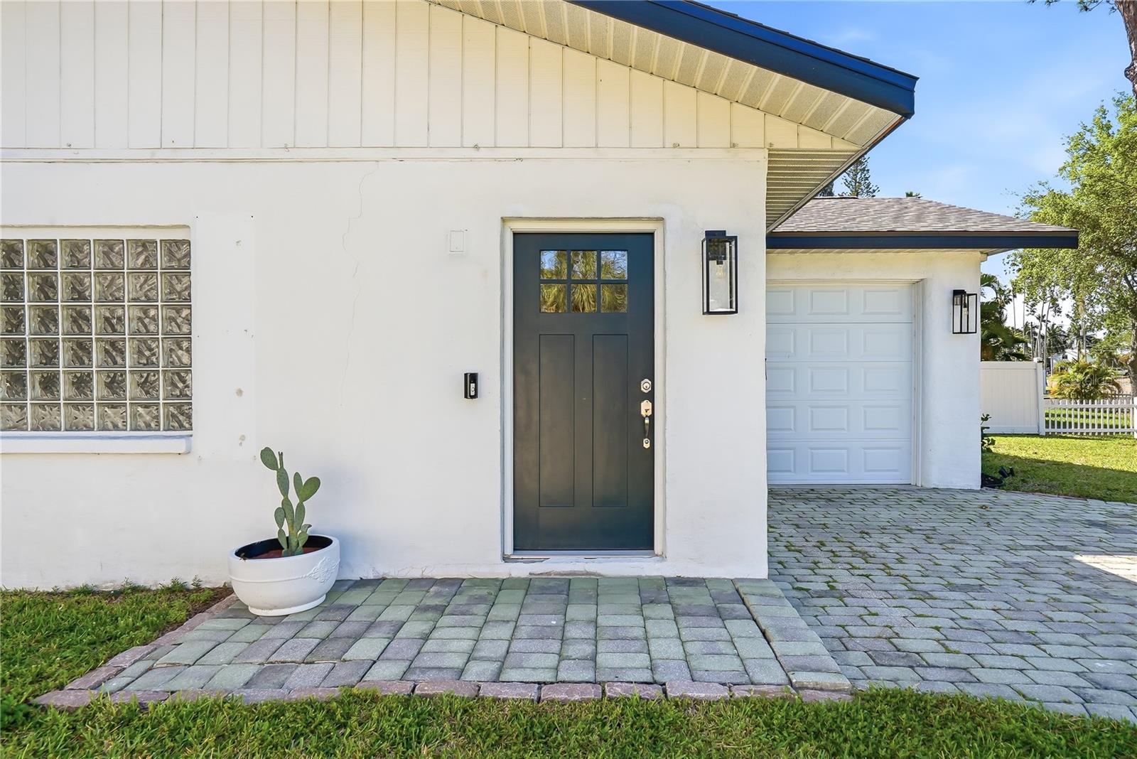 4043 SHORE ACRES BLVD NE