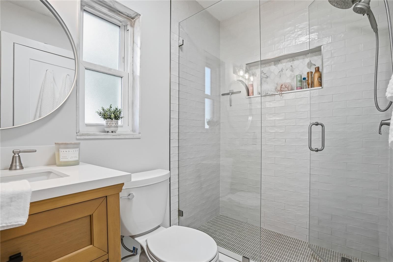 4043 SHORE ACRES BLVD NE