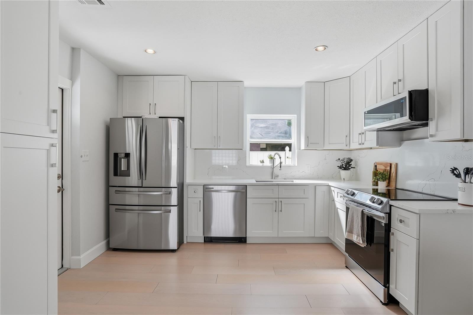 4043 SHORE ACRES BLVD NE