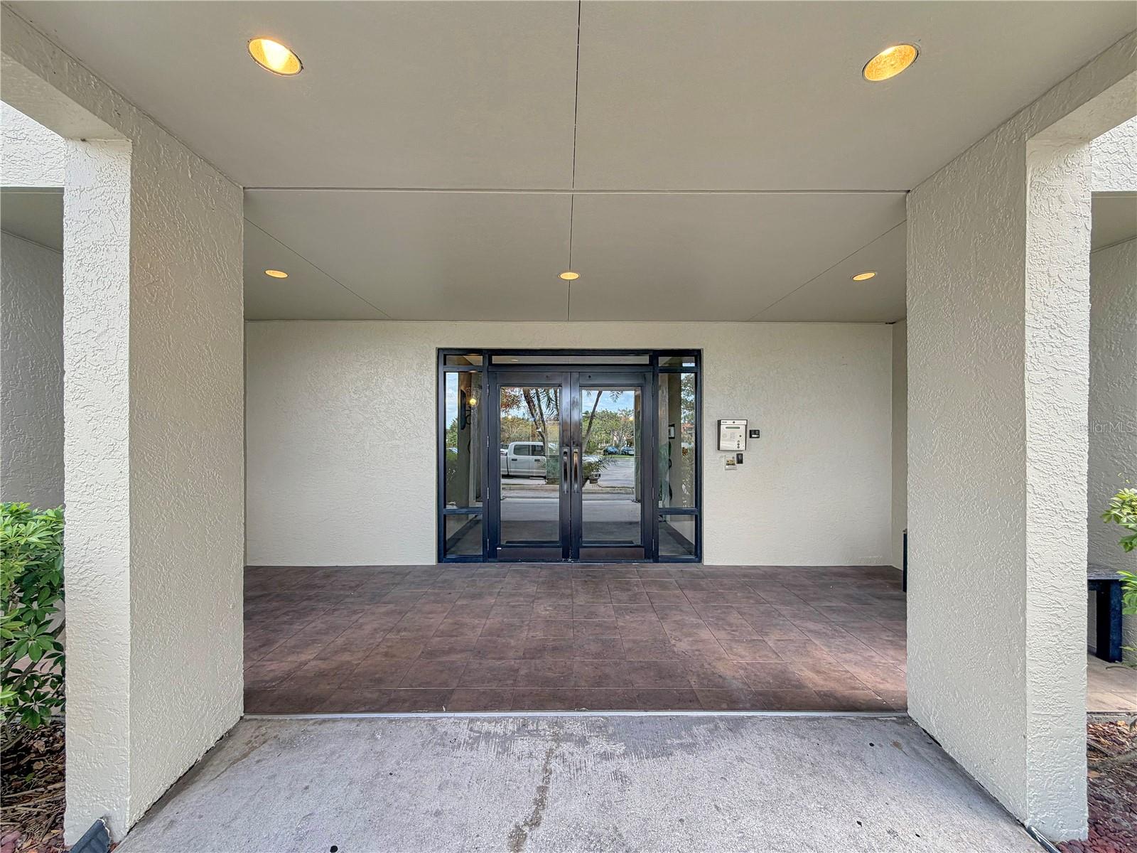 2333 FEATHER SOUND DR #C507