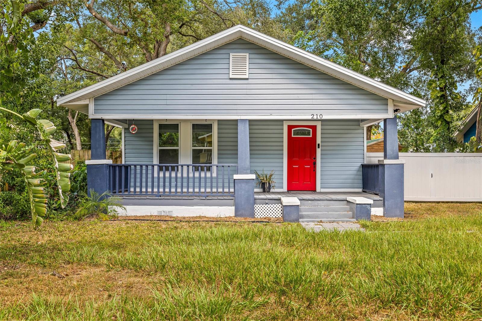 210 E CLUSTER AVE