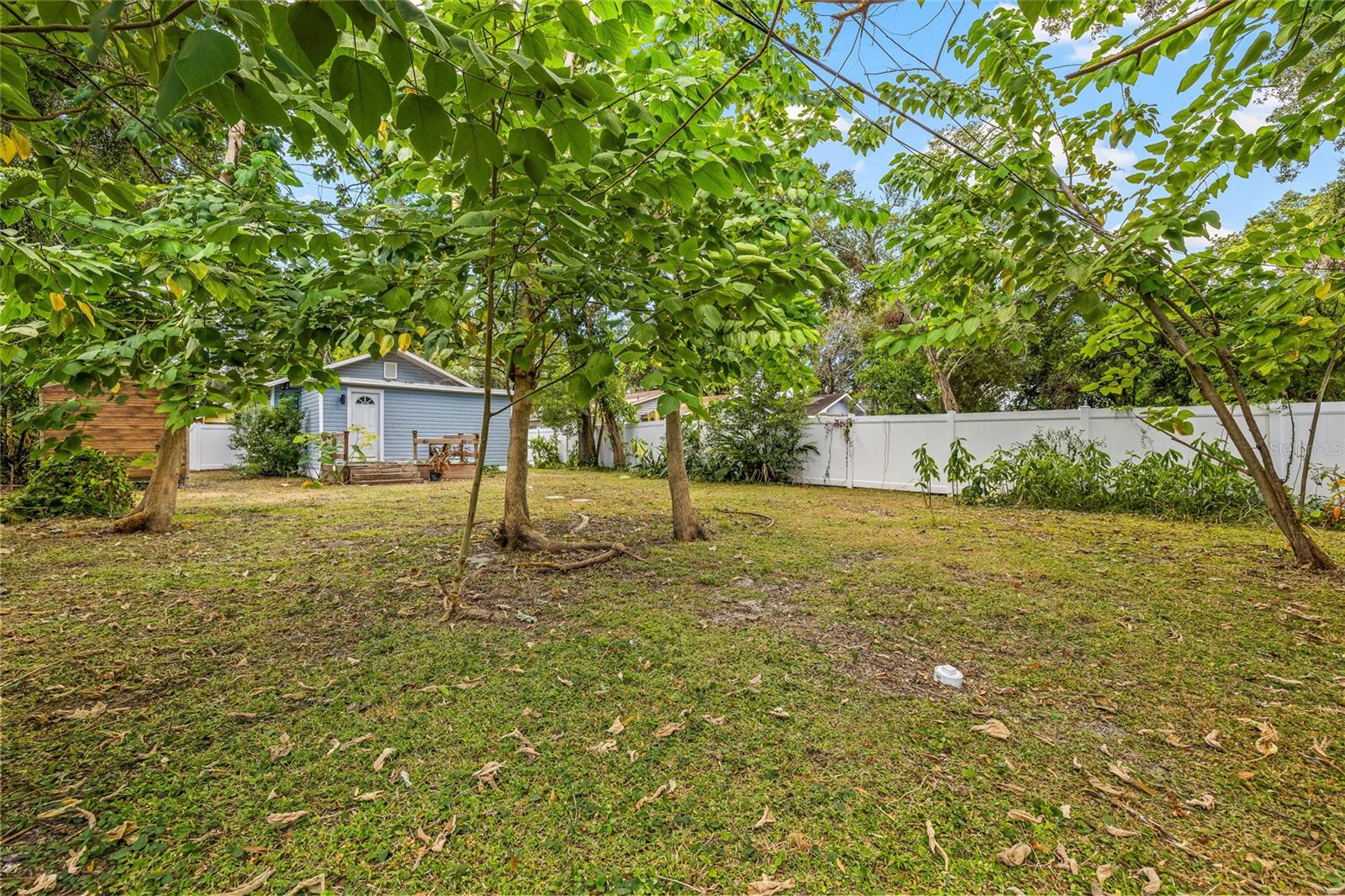 210 E CLUSTER AVE