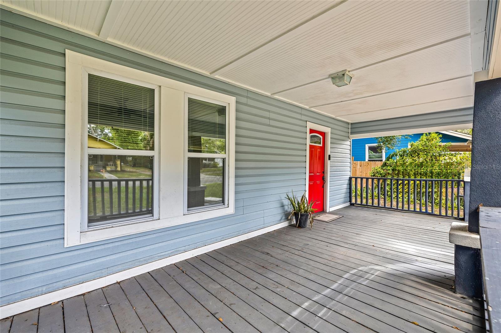 210 E CLUSTER AVE