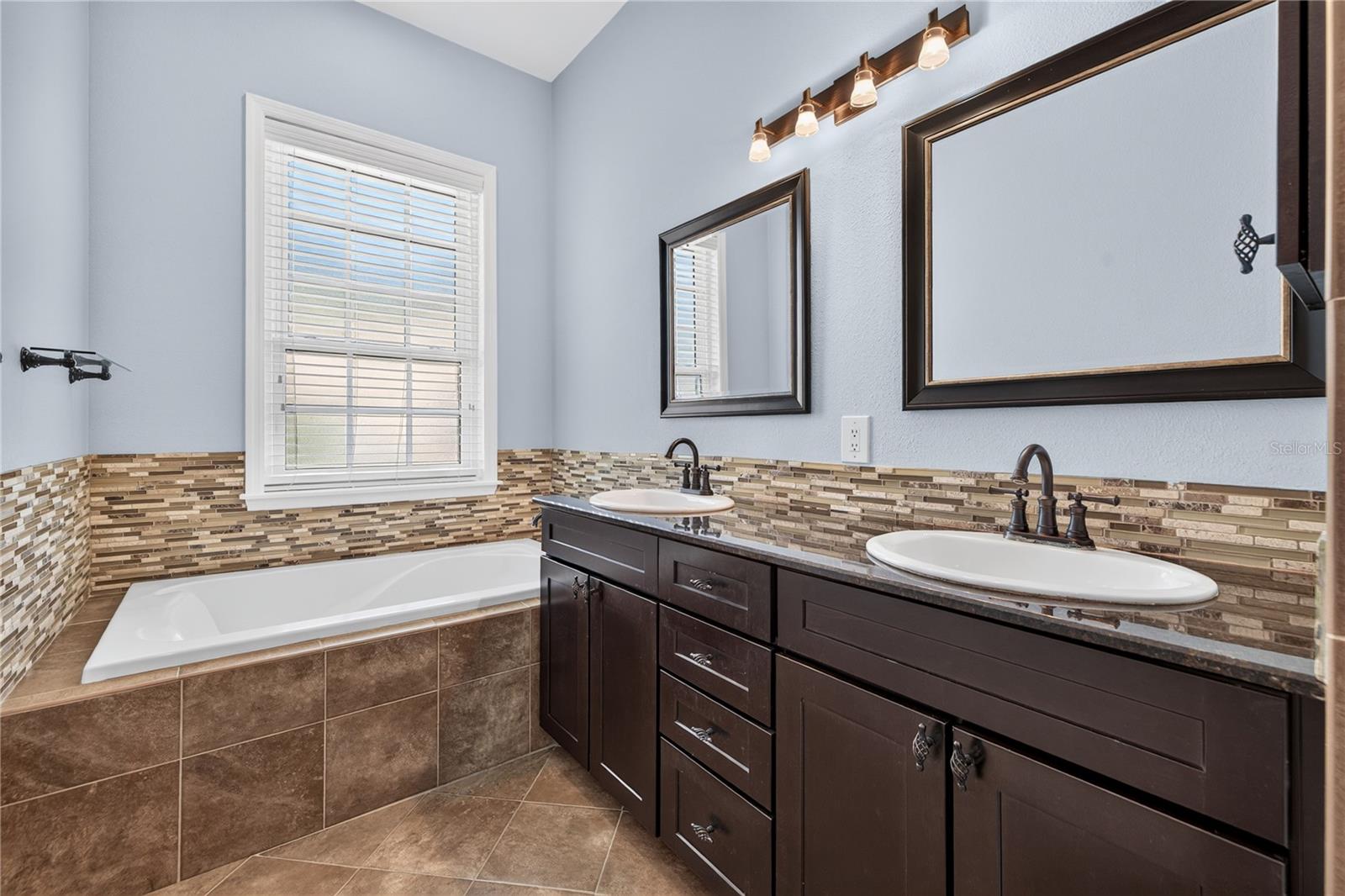 2908 HANSEN MANOR LN