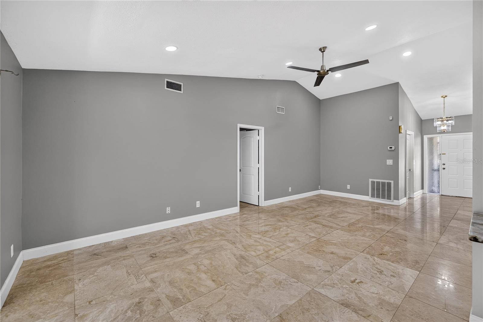 4004 SHORESIDE CIR