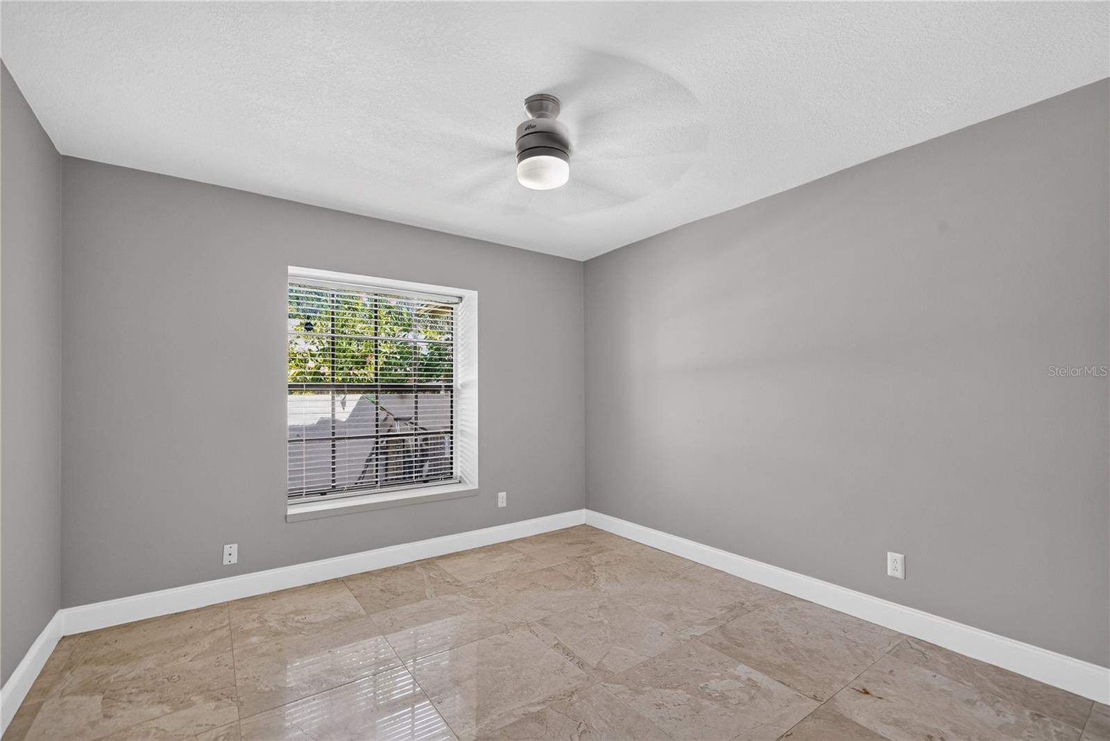 4004 SHORESIDE CIR