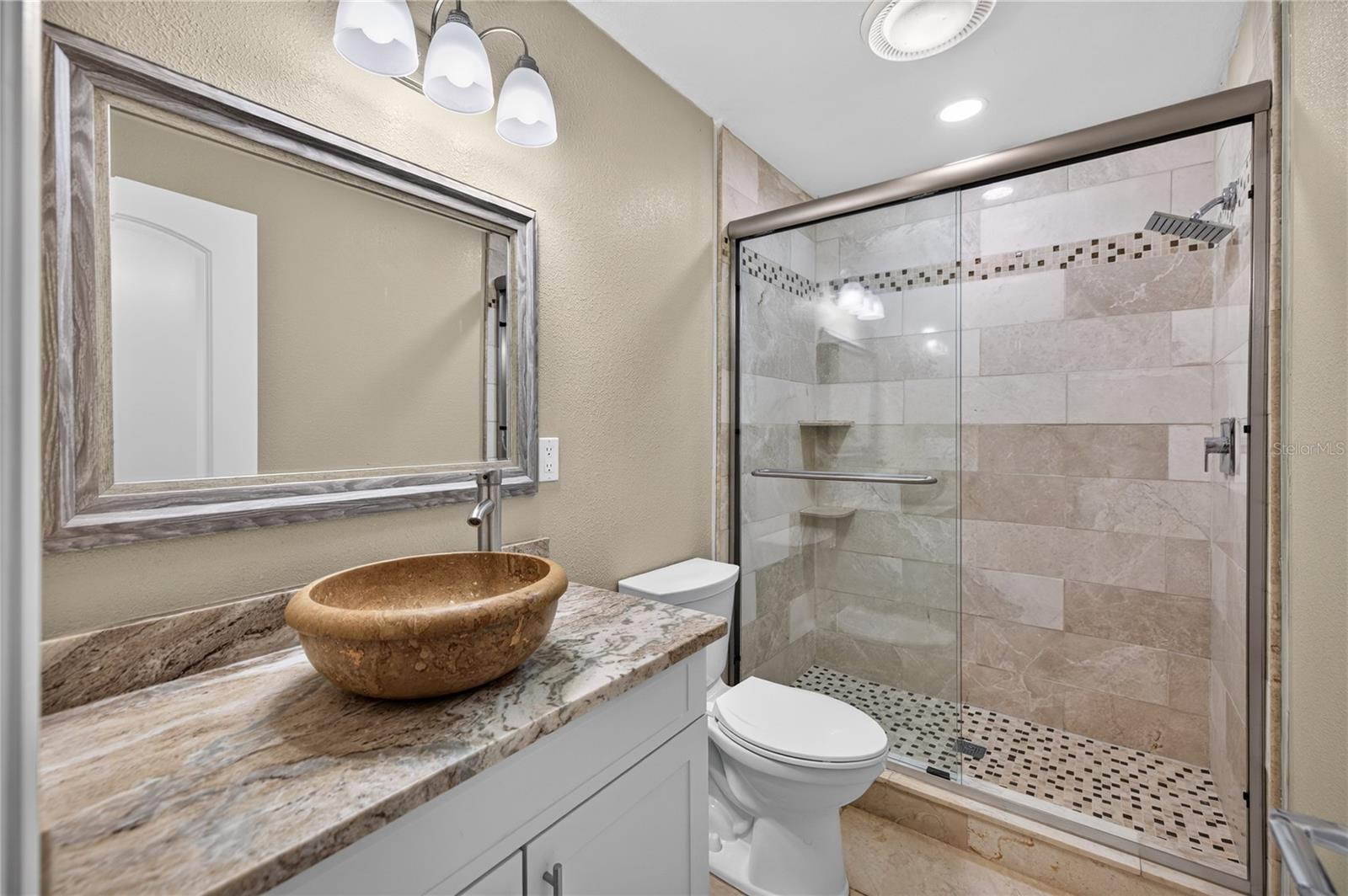 4004 SHORESIDE CIR
