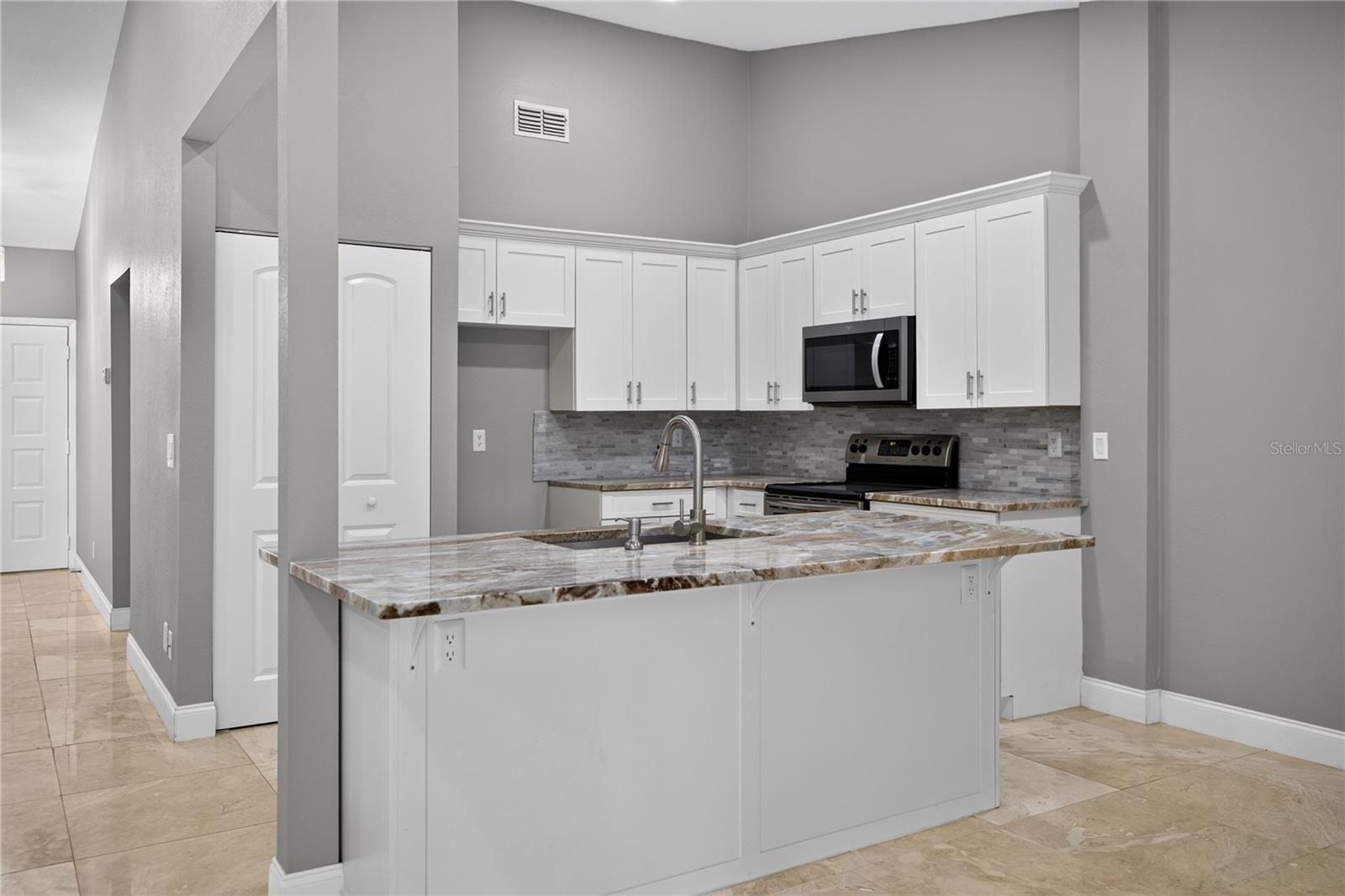 4004 SHORESIDE CIR