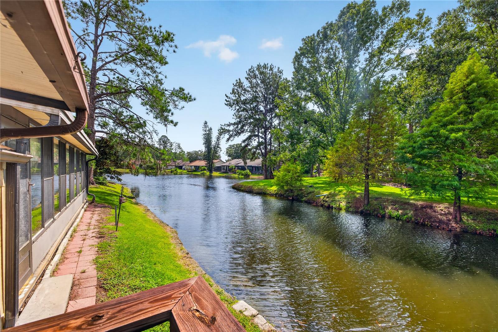 4004 SHORESIDE CIR