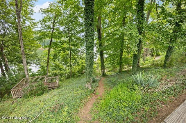509 Lakeshore Dr