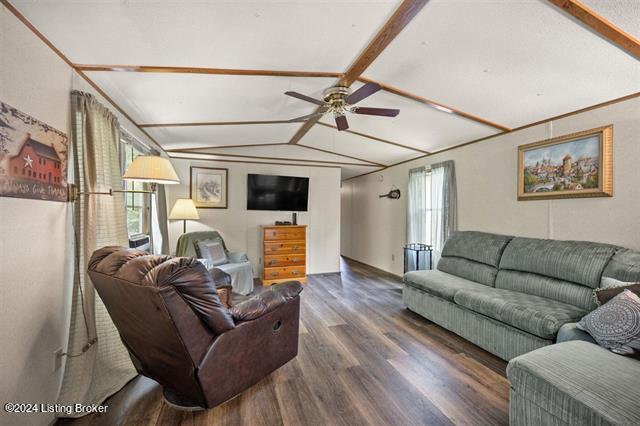 509 Lakeshore Dr