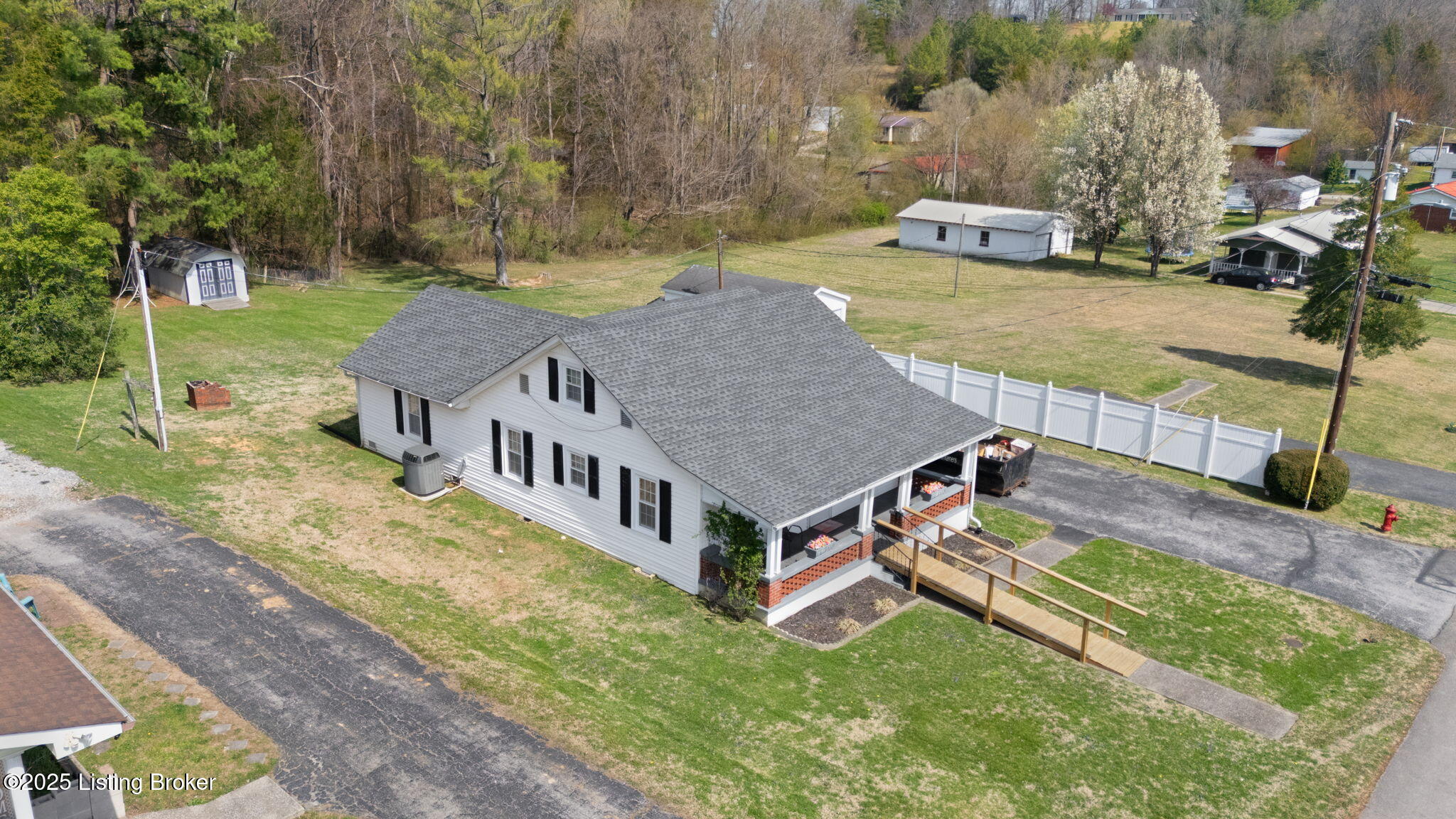 301 Vincent St