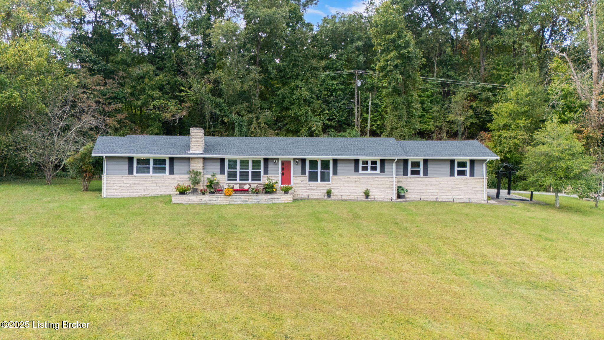 1275 S Main St