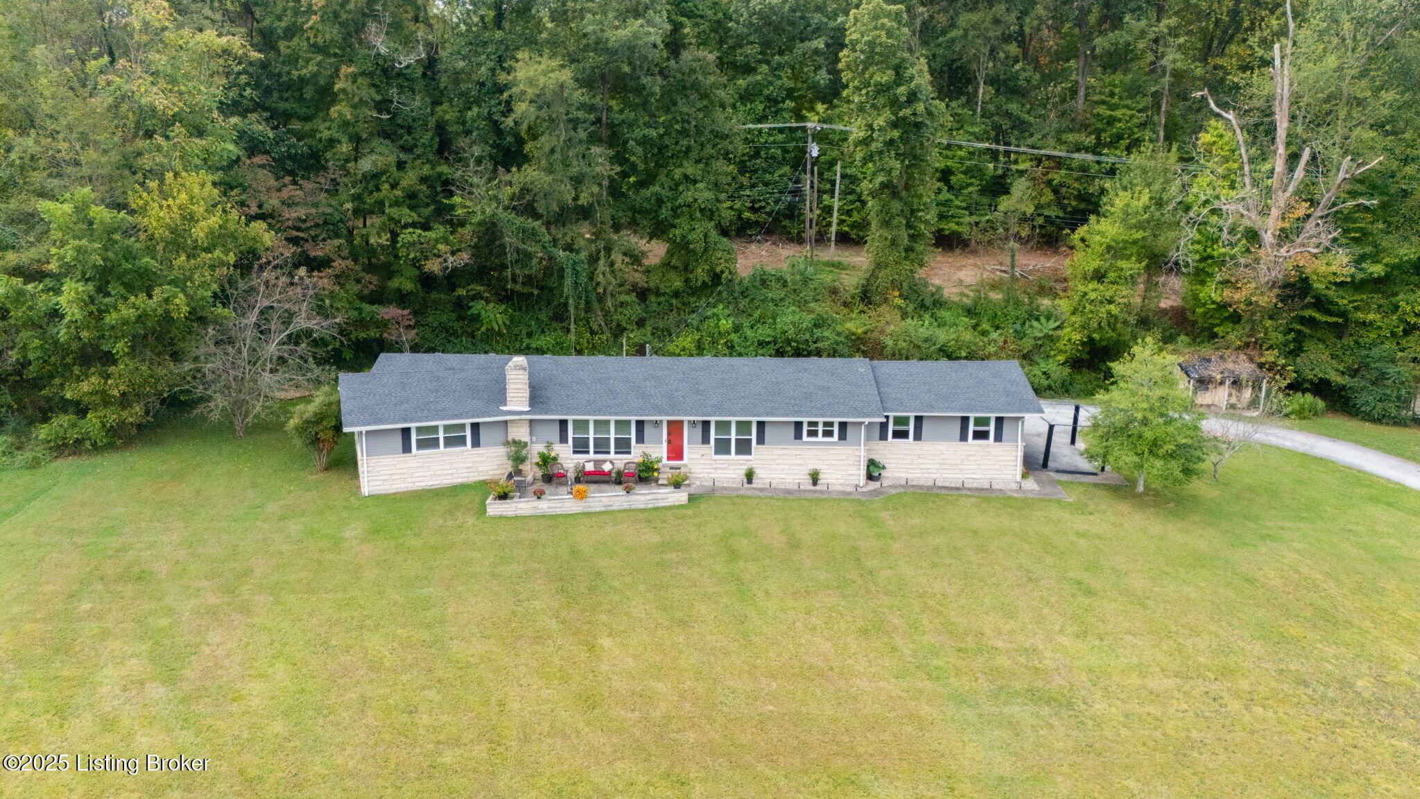 1275 S Main St