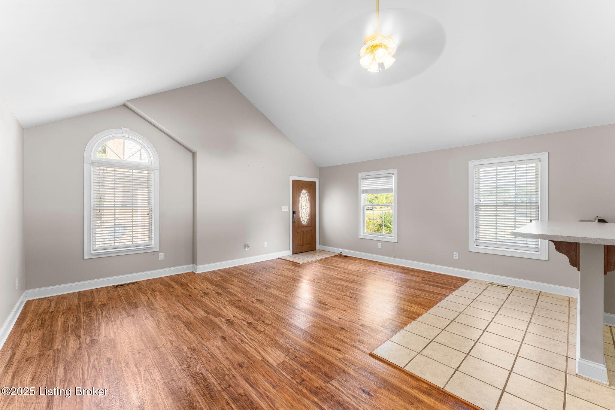2908 Carriage Hill Dr