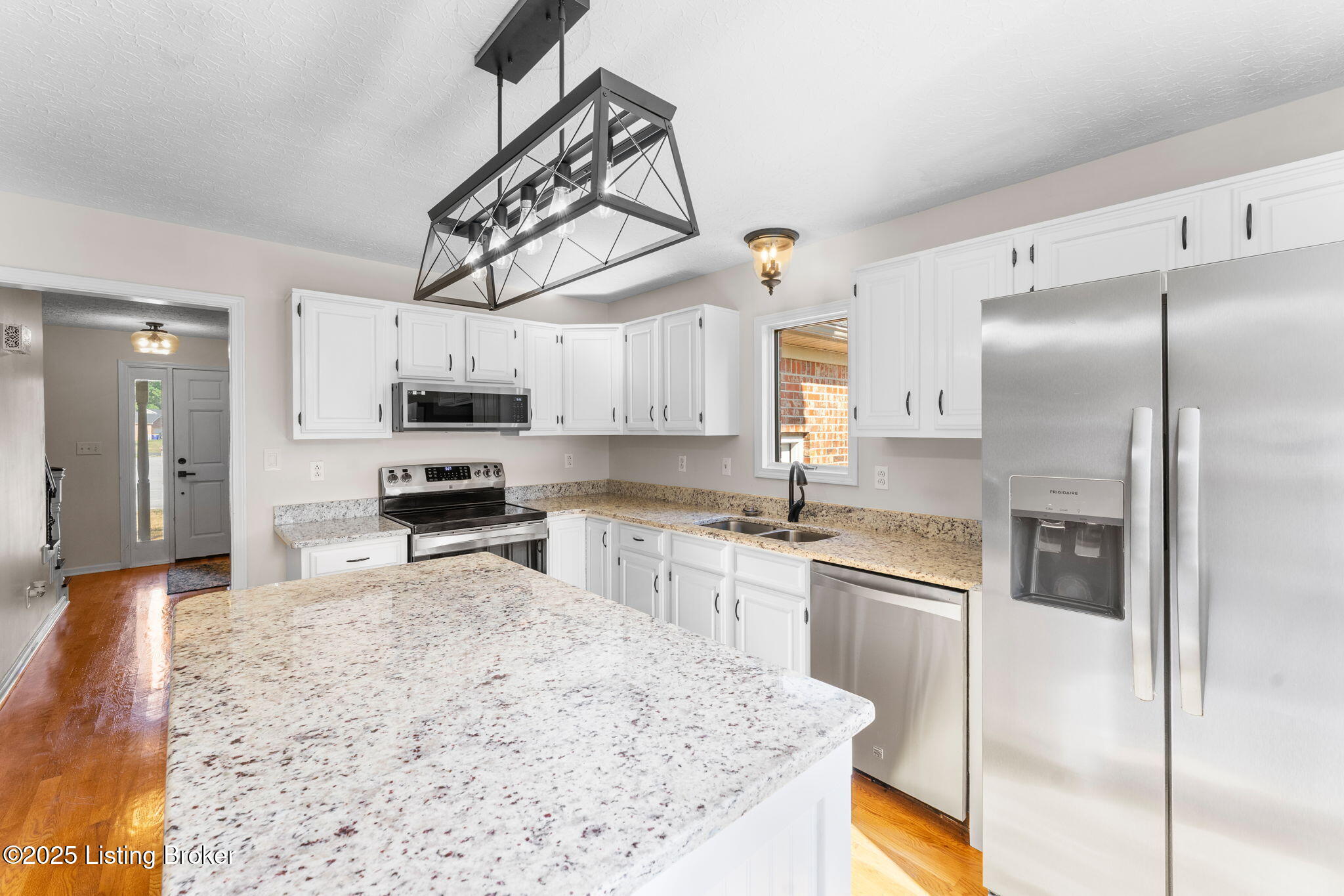 2908 Carriage Hill Dr