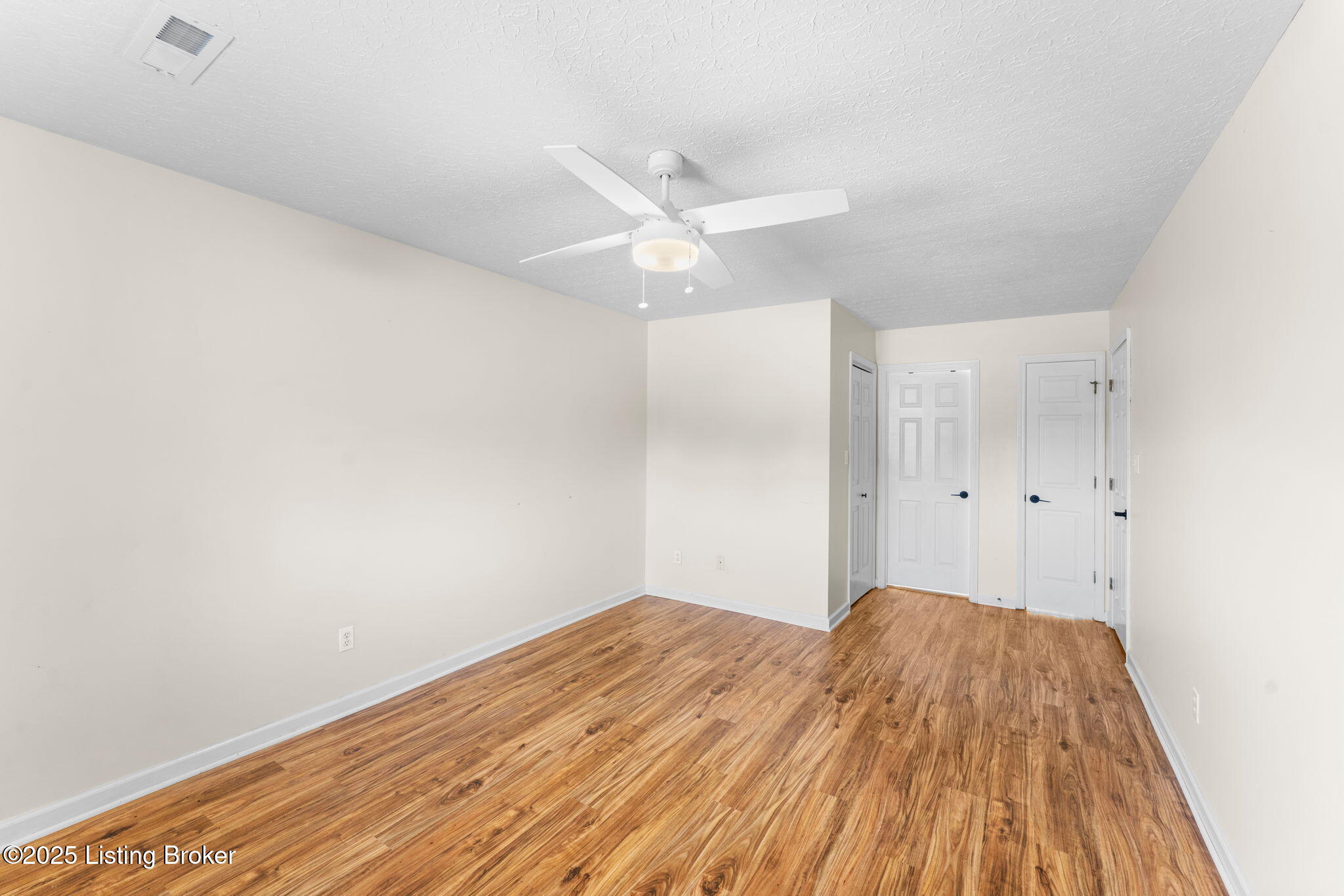 2908 Carriage Hill Dr