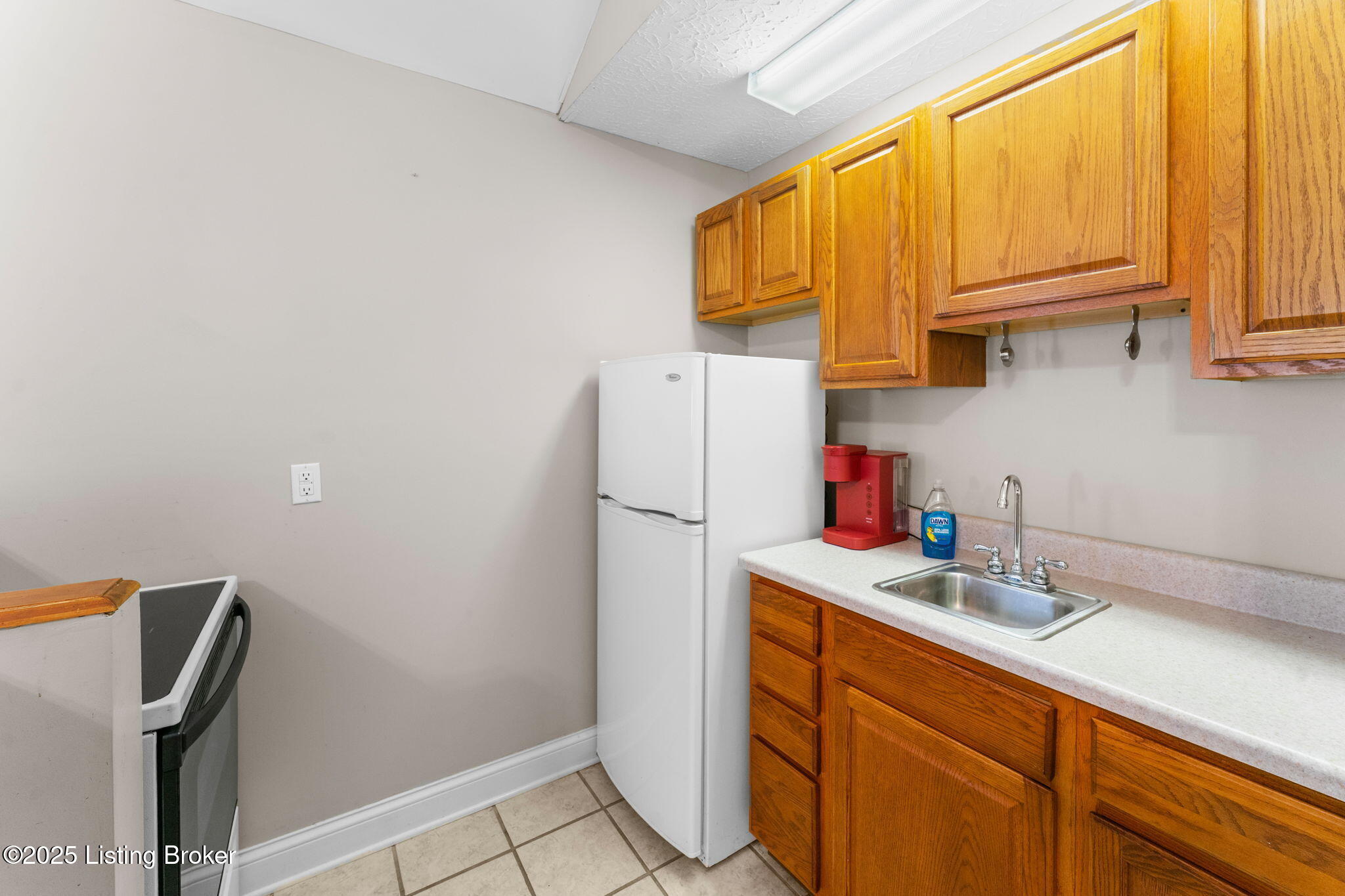 2908 Carriage Hill Dr