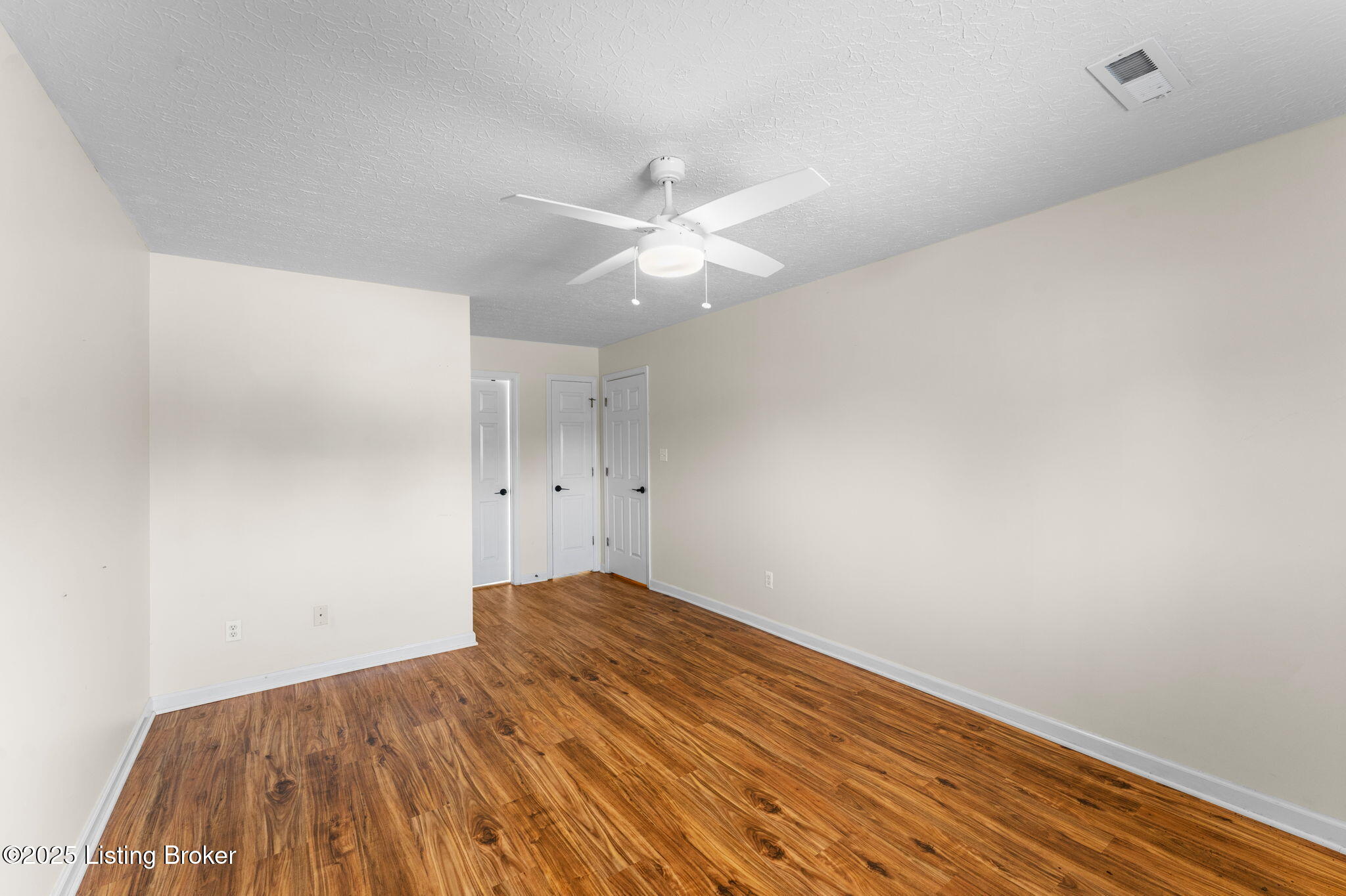 2908 Carriage Hill Dr