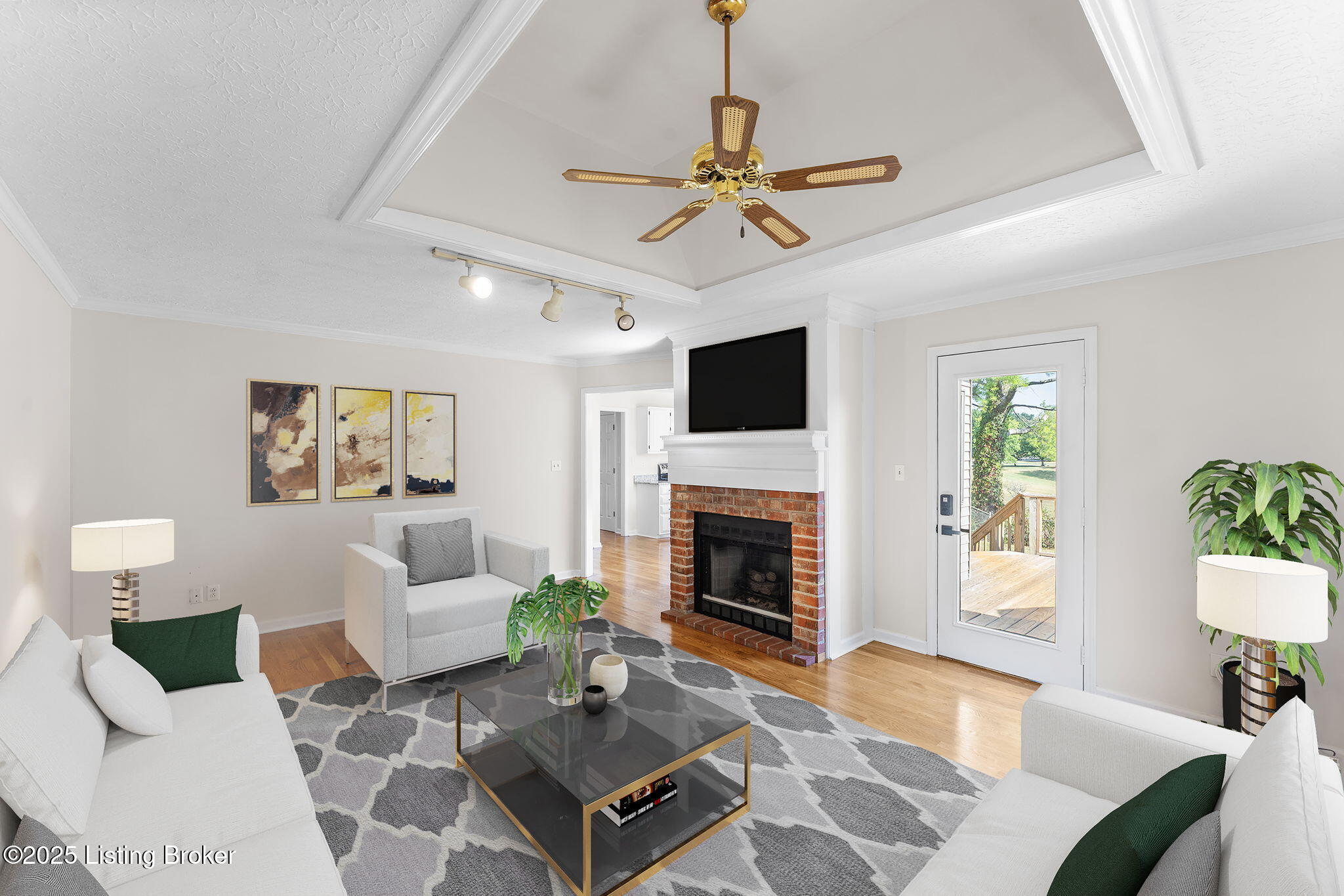 2908 Carriage Hill Dr