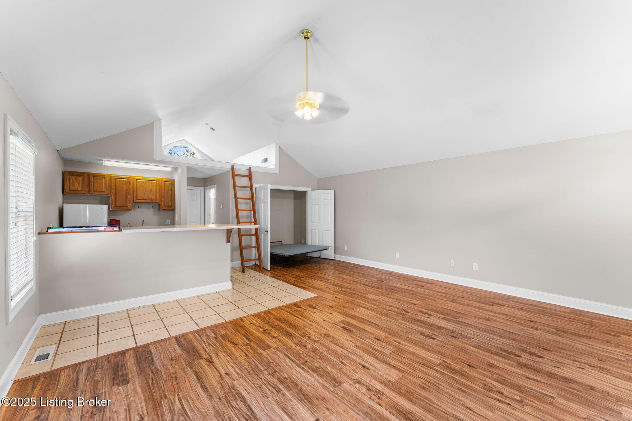 2908 Carriage Hill Dr