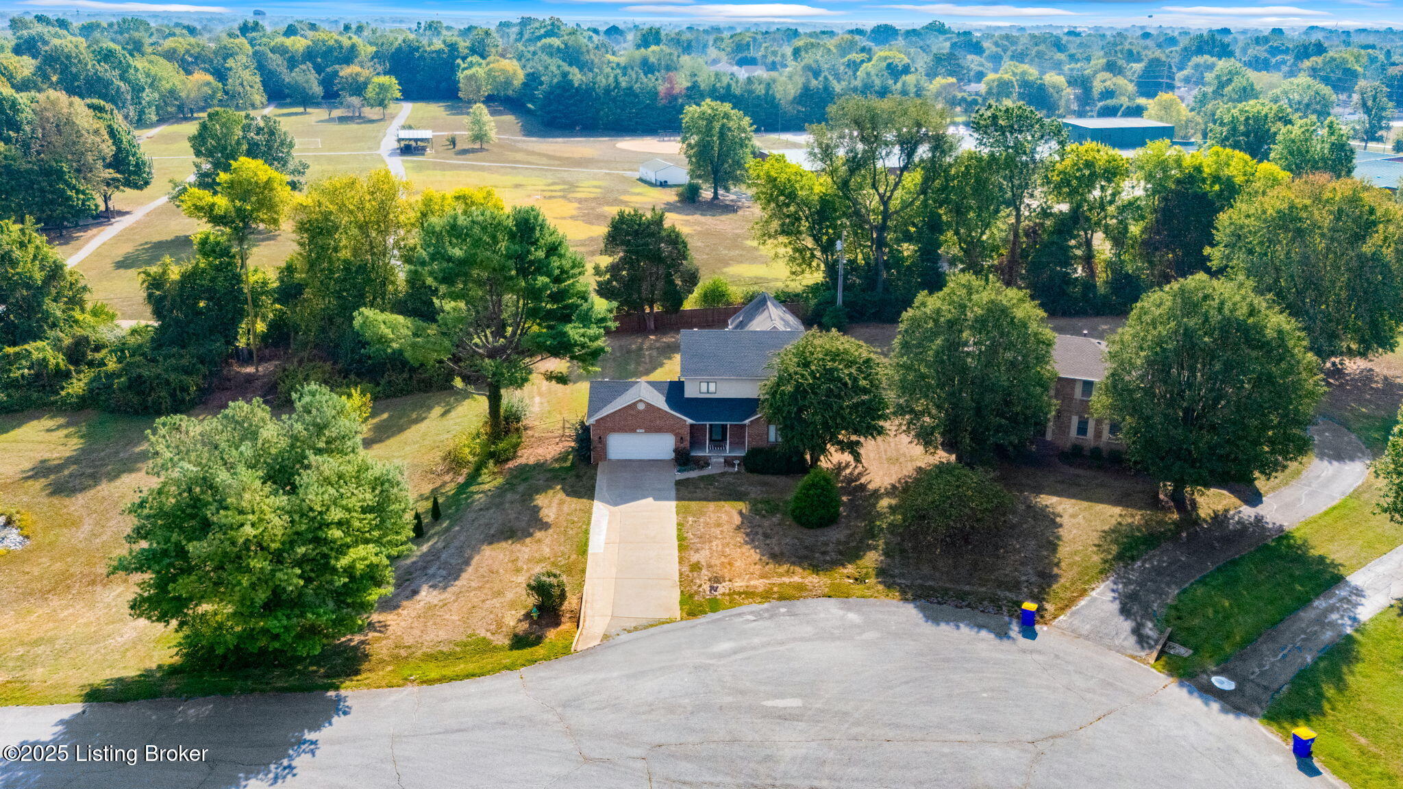 2908 Carriage Hill Dr