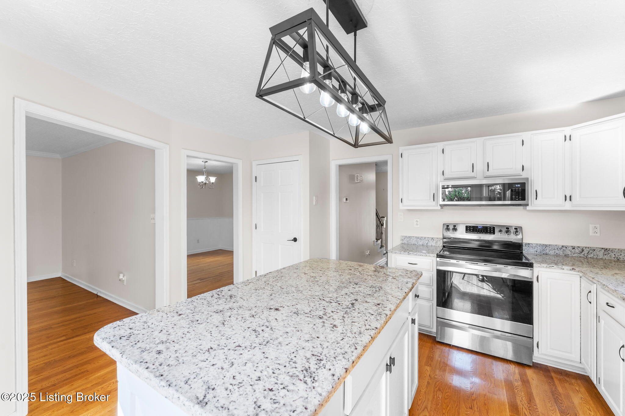 2908 Carriage Hill Dr