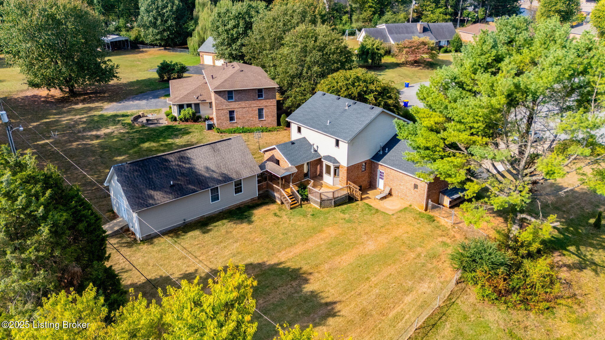2908 Carriage Hill Dr