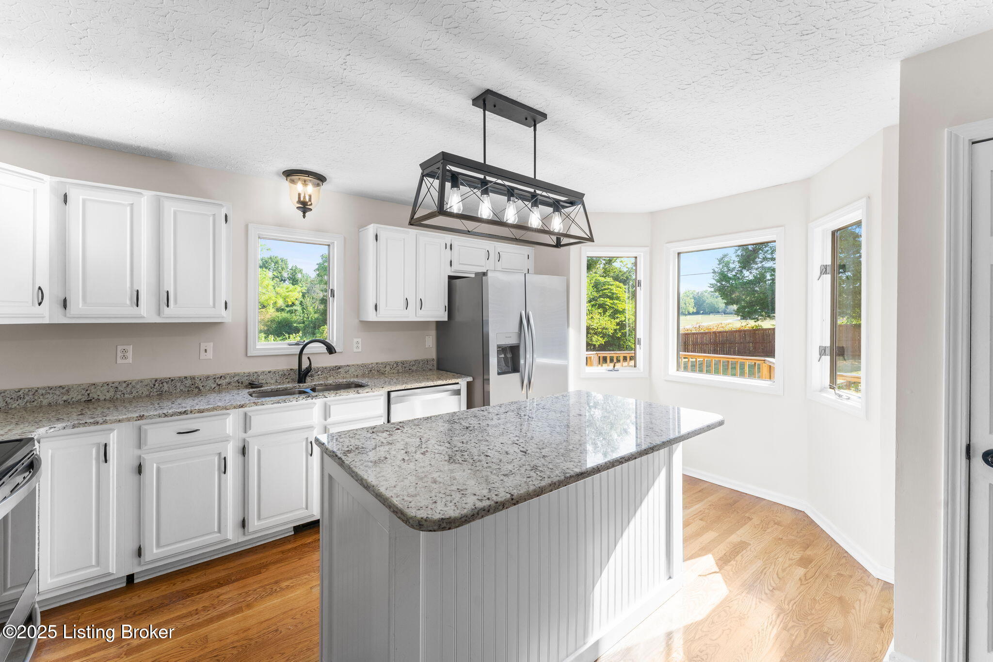 2908 Carriage Hill Dr