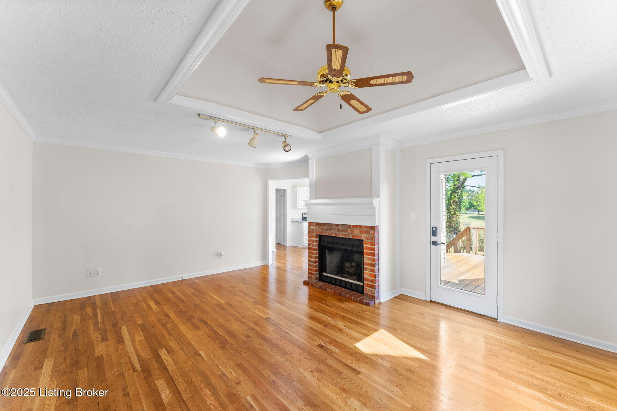 2908 Carriage Hill Dr