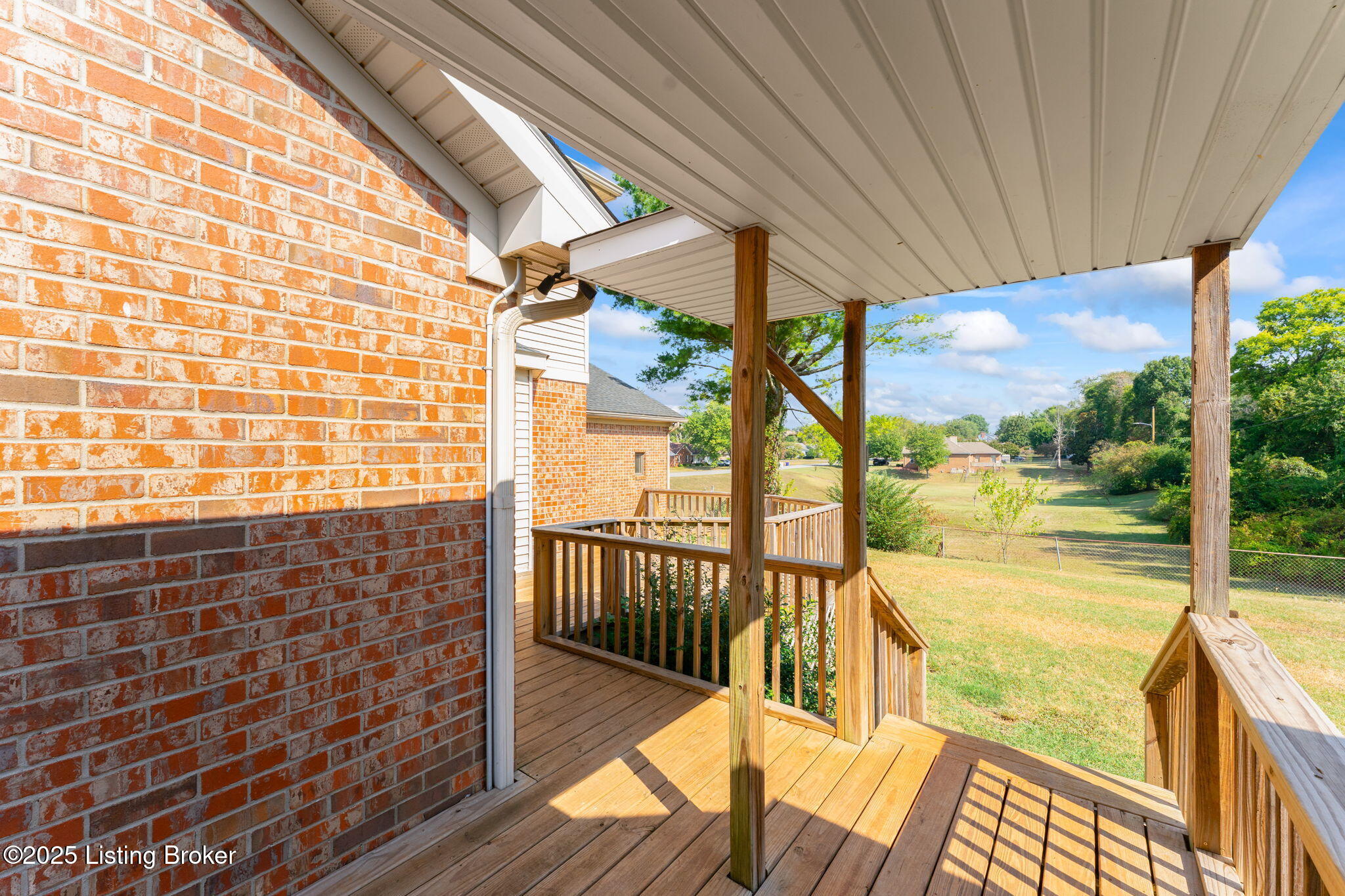 2908 Carriage Hill Dr