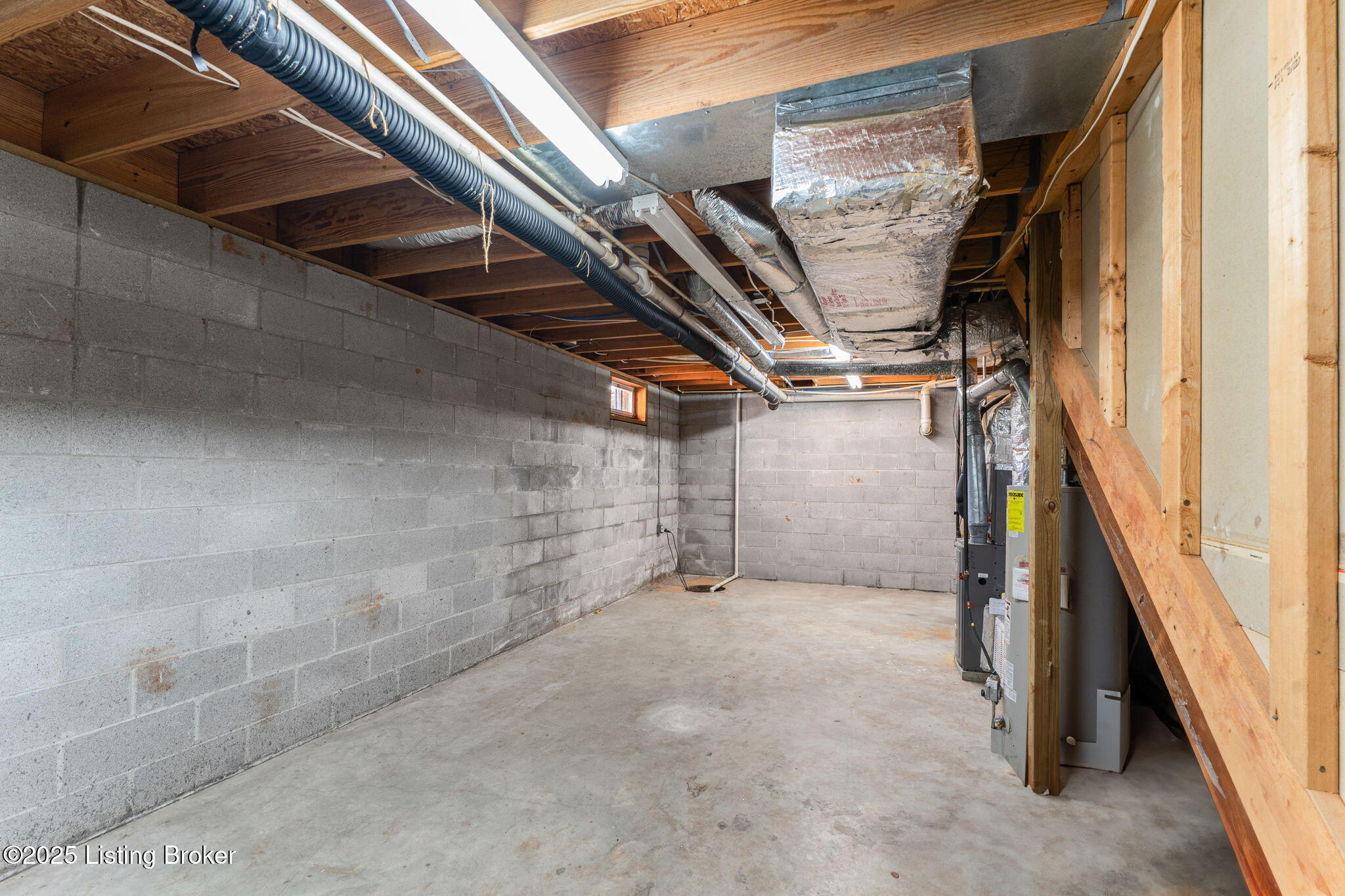 2908 Carriage Hill Dr