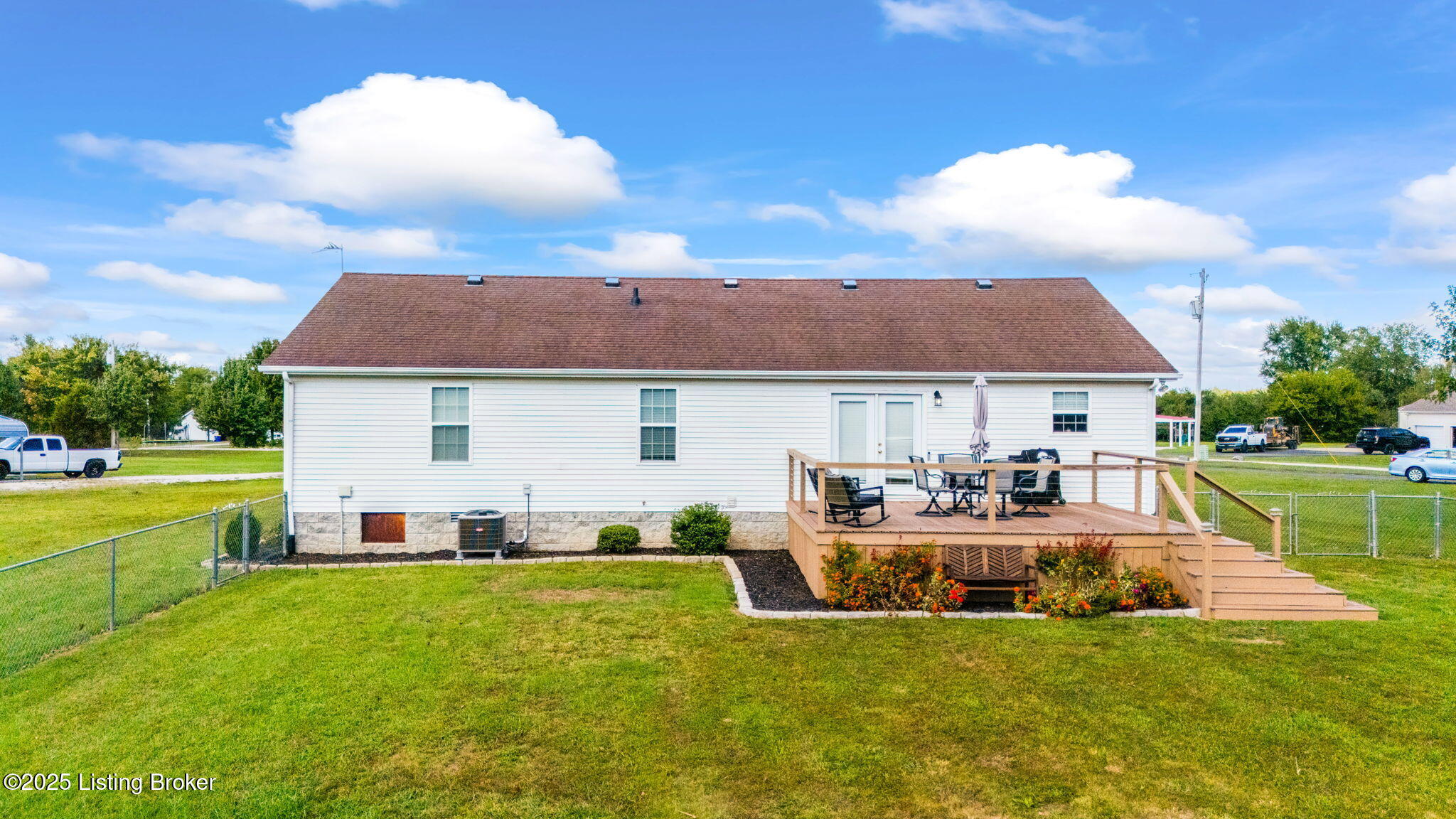 60 Gateway Ct