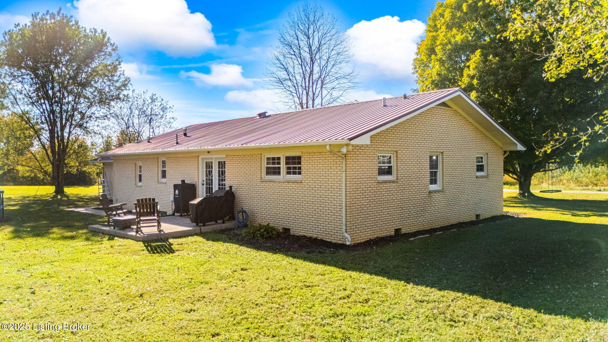 94 Carnation Ln