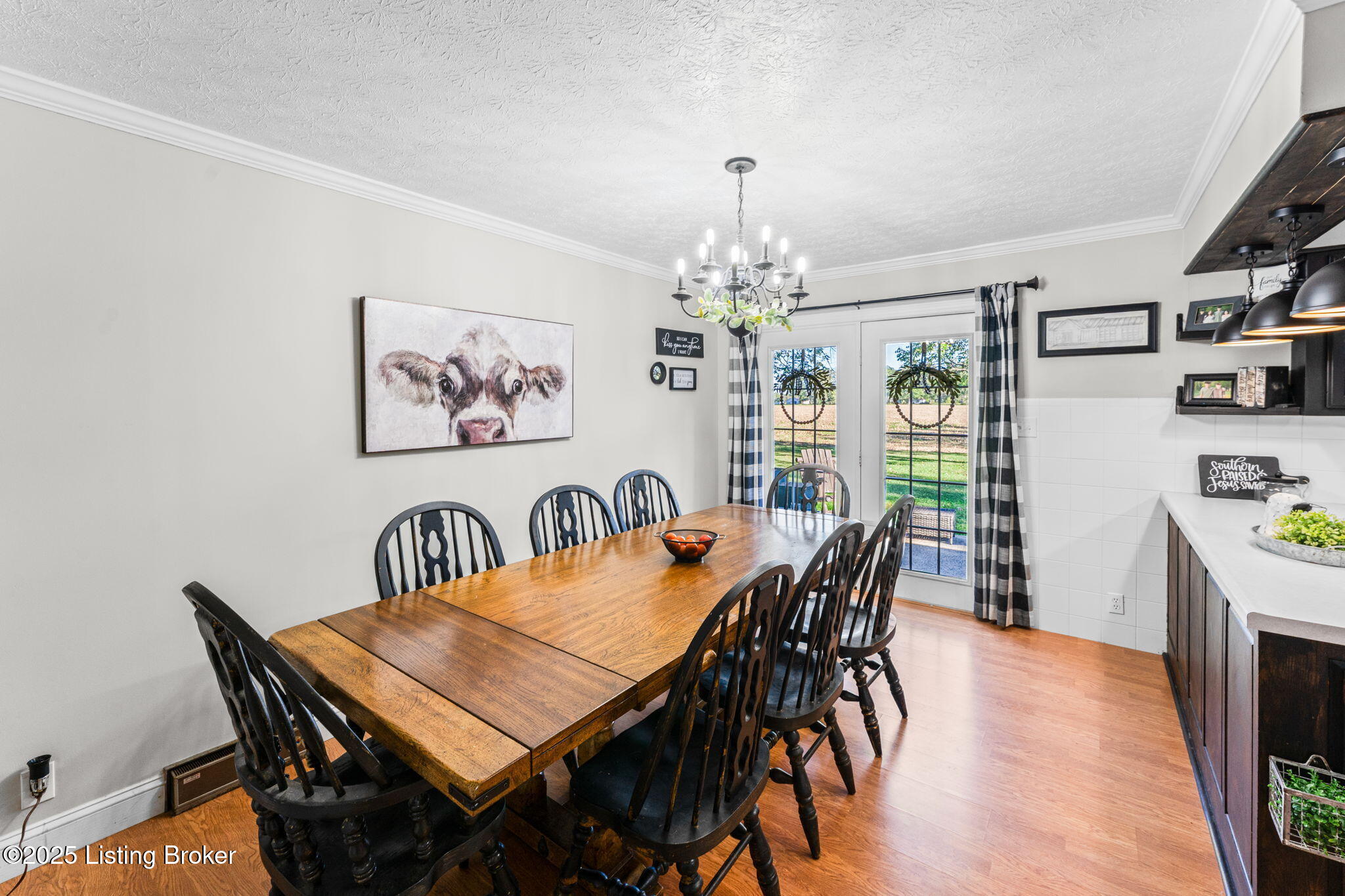 94 Carnation Ln