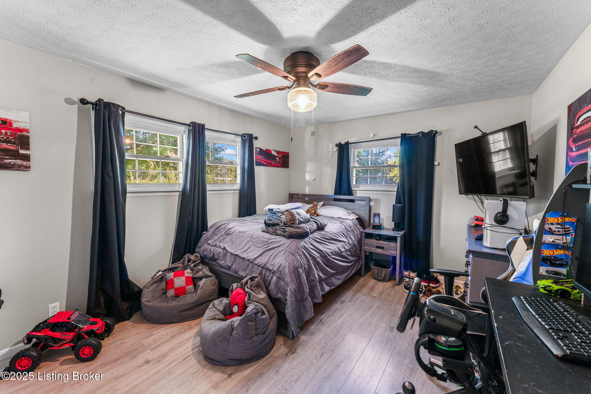 94 Carnation Ln