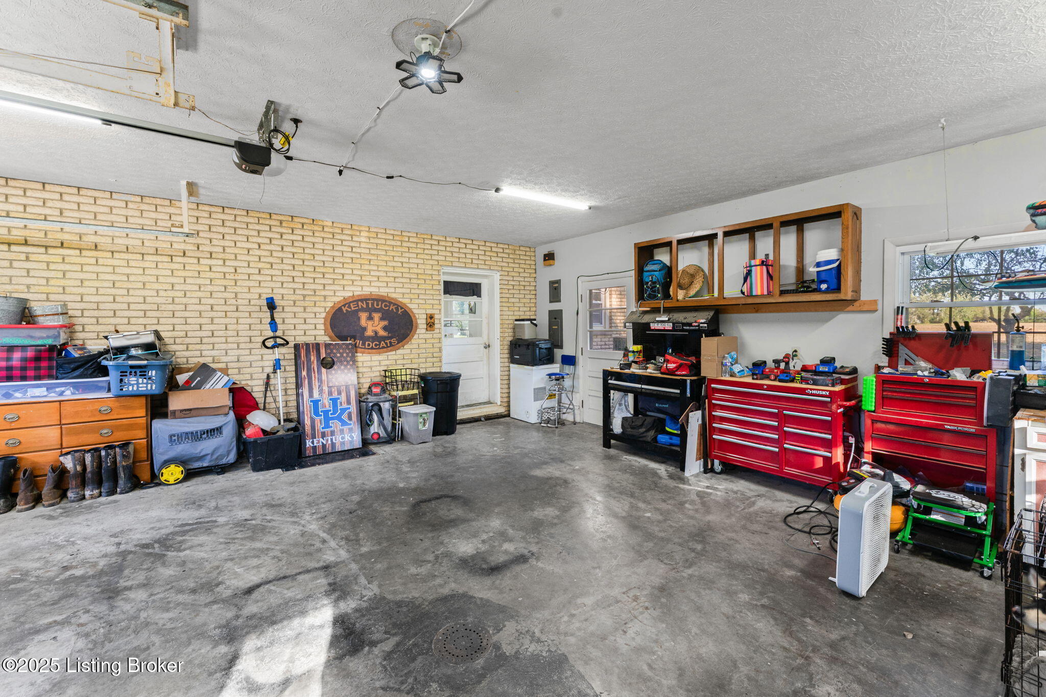 94 Carnation Ln