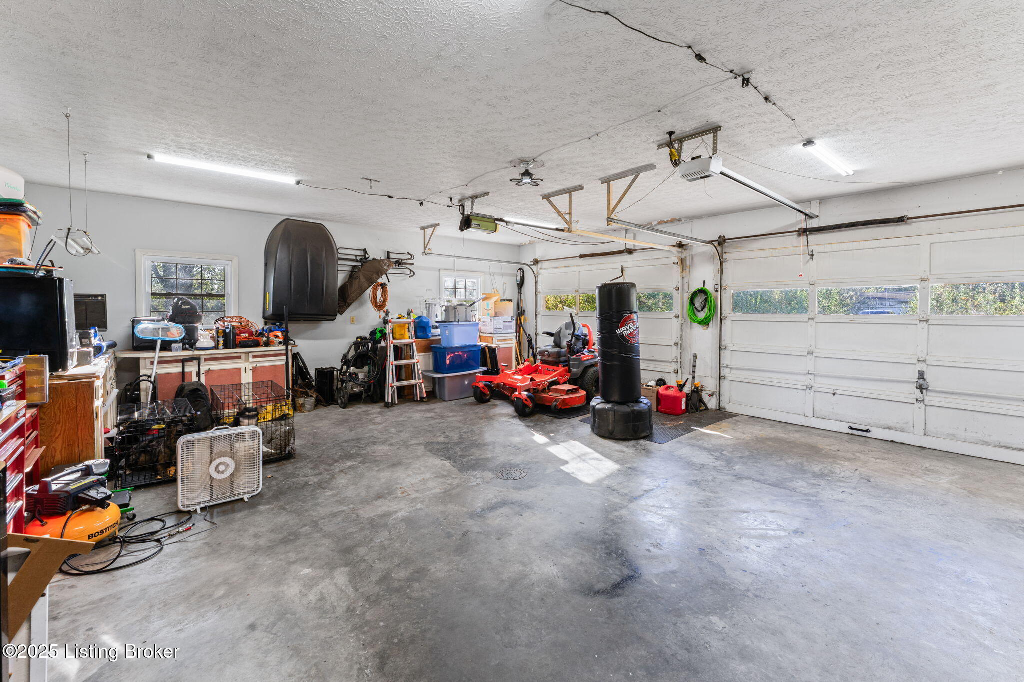 94 Carnation Ln