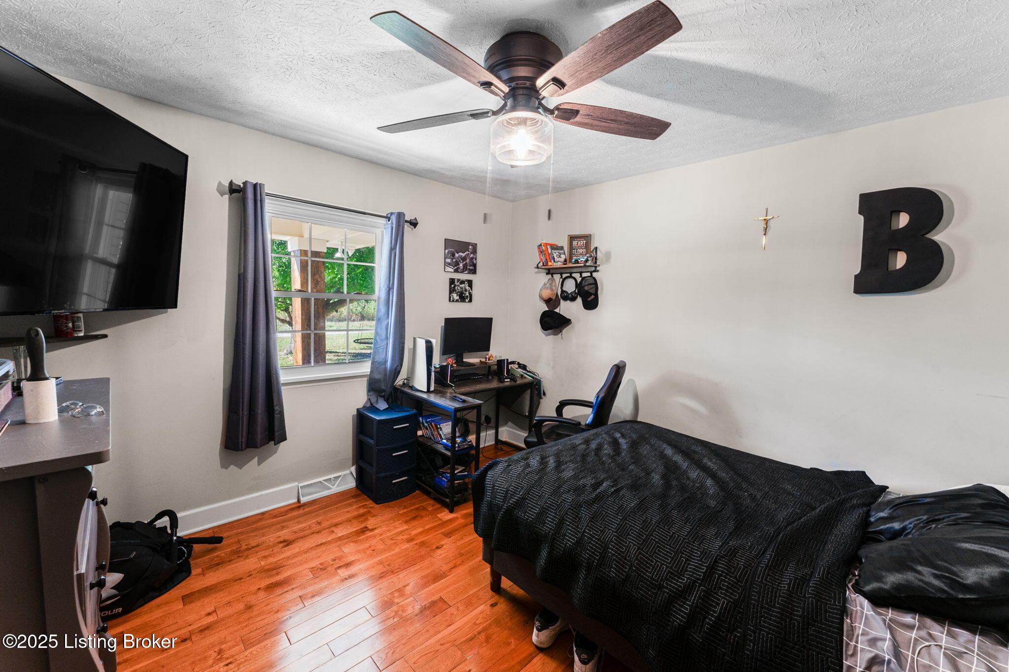 94 Carnation Ln