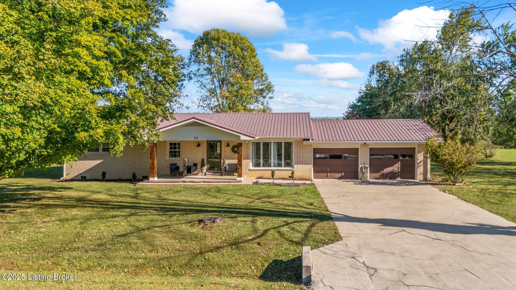 94 Carnation Ln