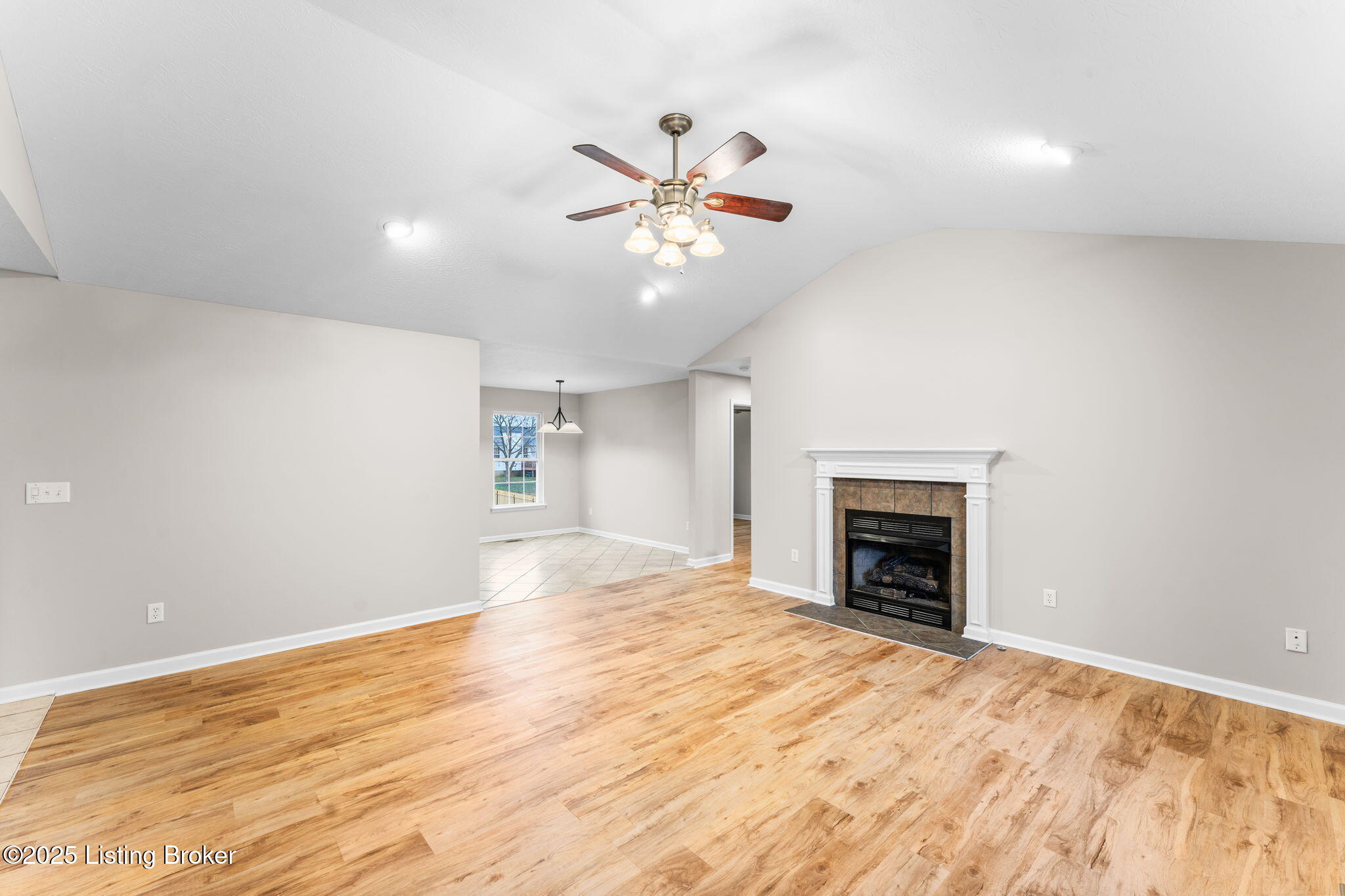 1201 Salem Cir