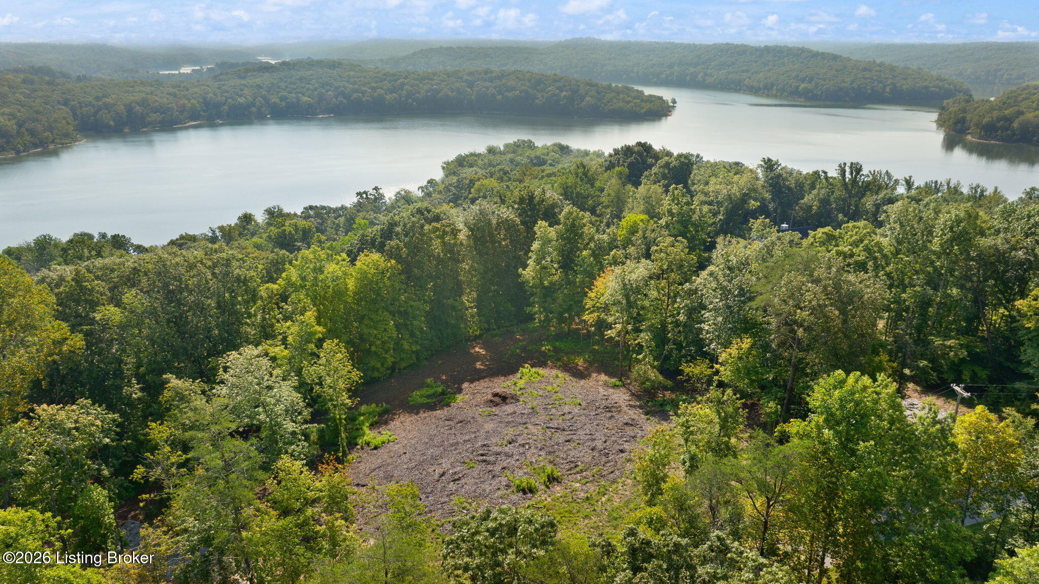 192 Lakeshore Dr