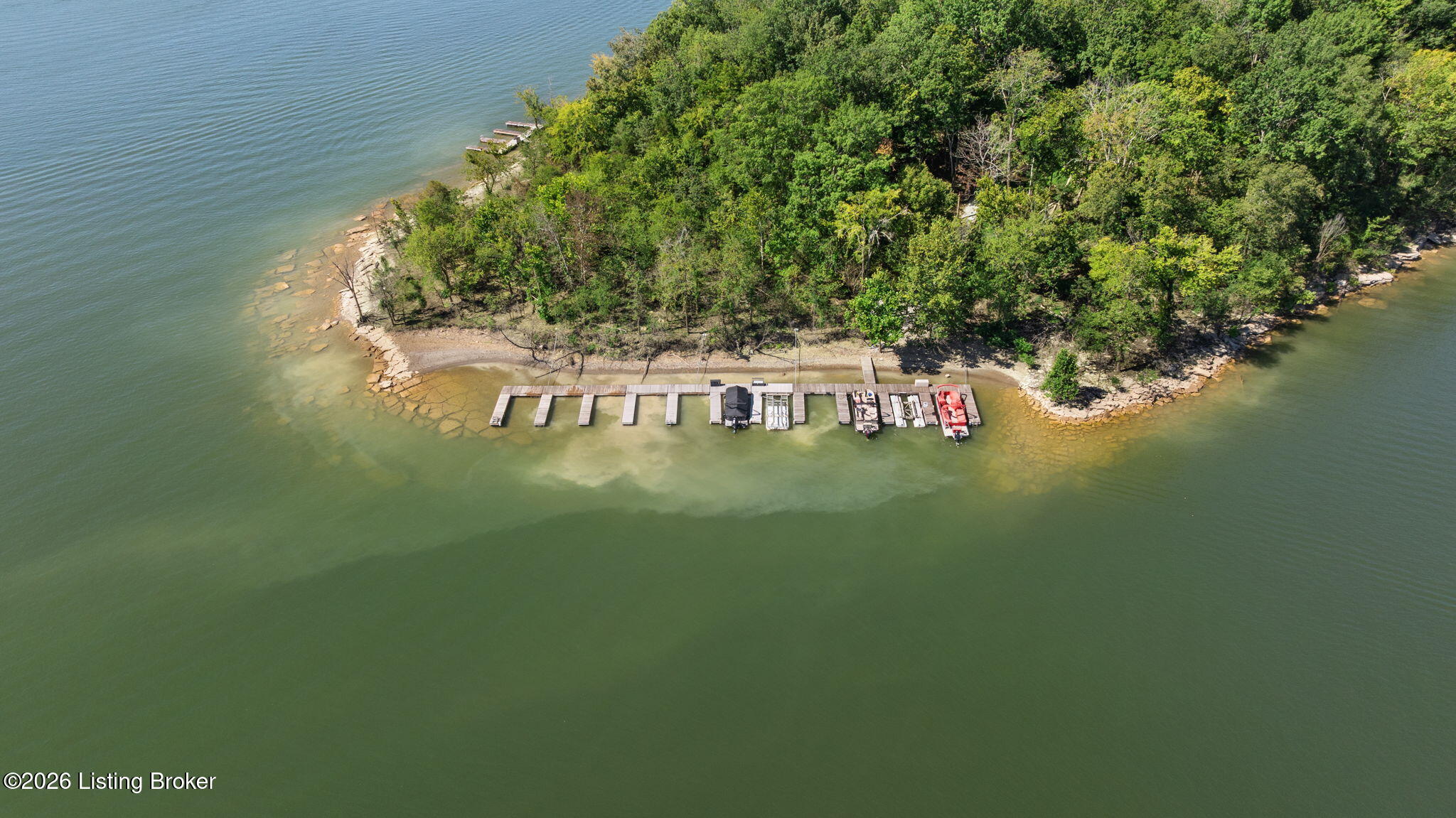 192 Lakeshore Dr