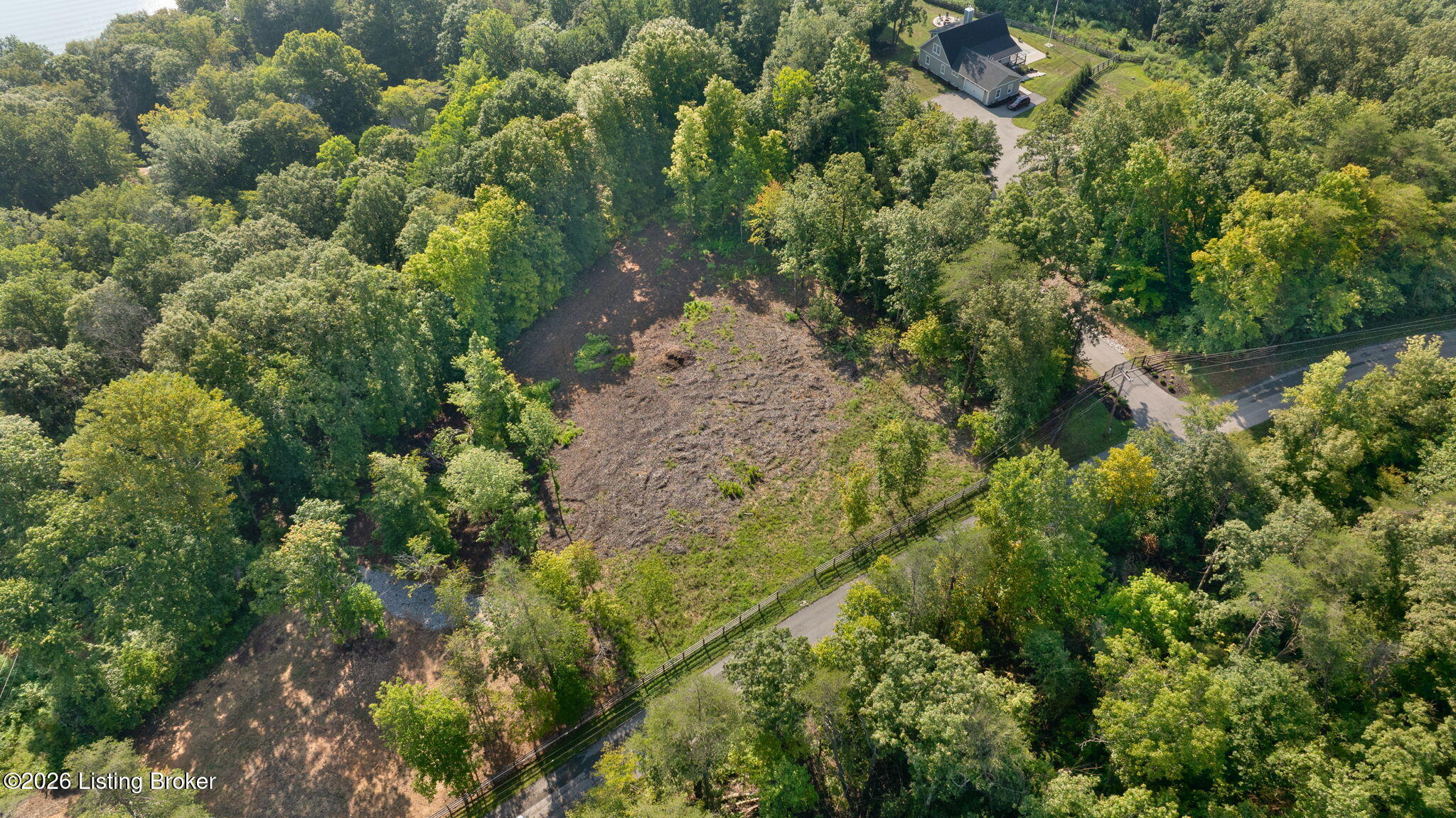 192 Lakeshore Dr