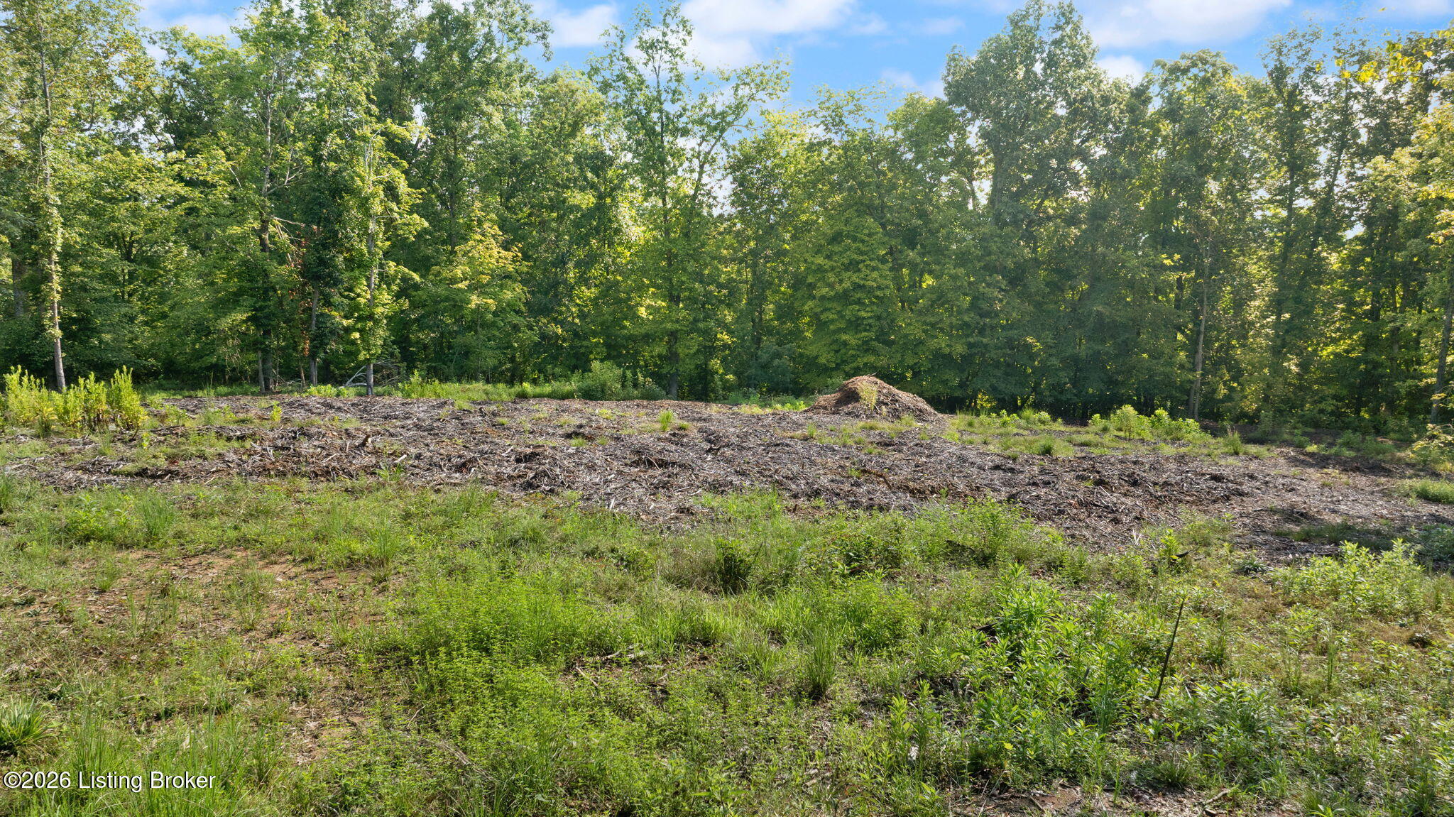 192 Lakeshore Dr