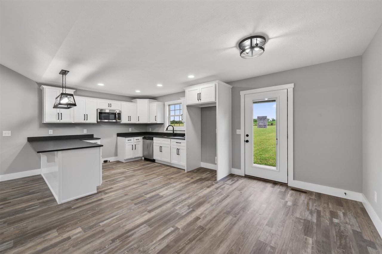 10299 Smiths Grove Scottsville Road