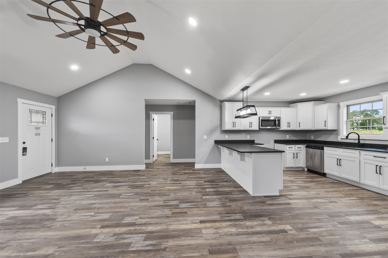 10299 Smiths Grove Scottsville Road